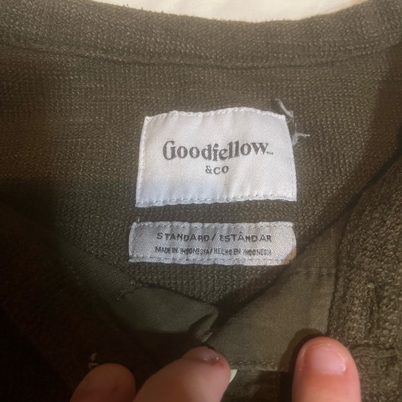 button knit sweatshirt - Picture 2 of 3